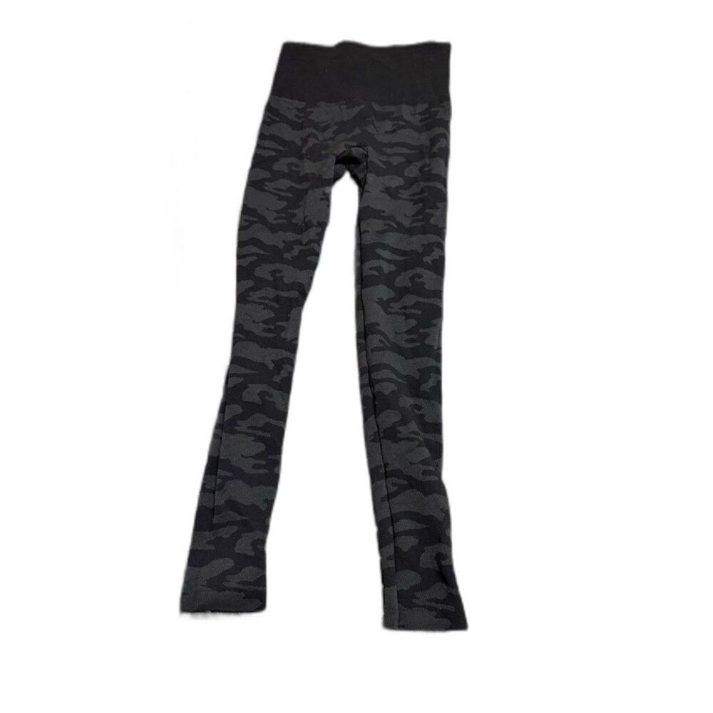 Warner's Black & Charcoal Camouflage Seamless Leggings